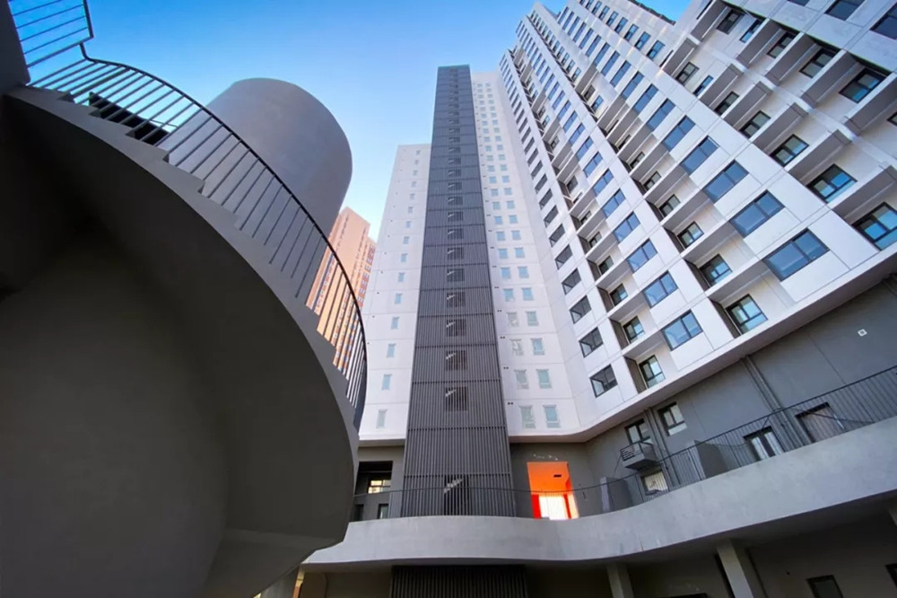 叼嘿视频機器落（luò）實碳排交易 聚焦建築節能（一）